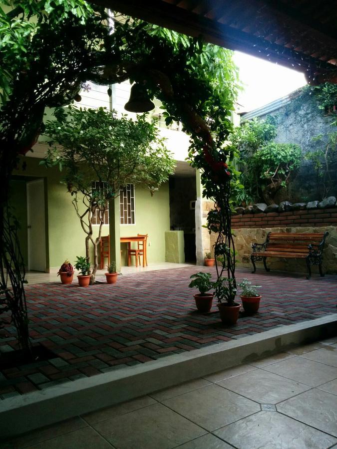 Hotel Casa De Angeles Managua Bagian luar foto