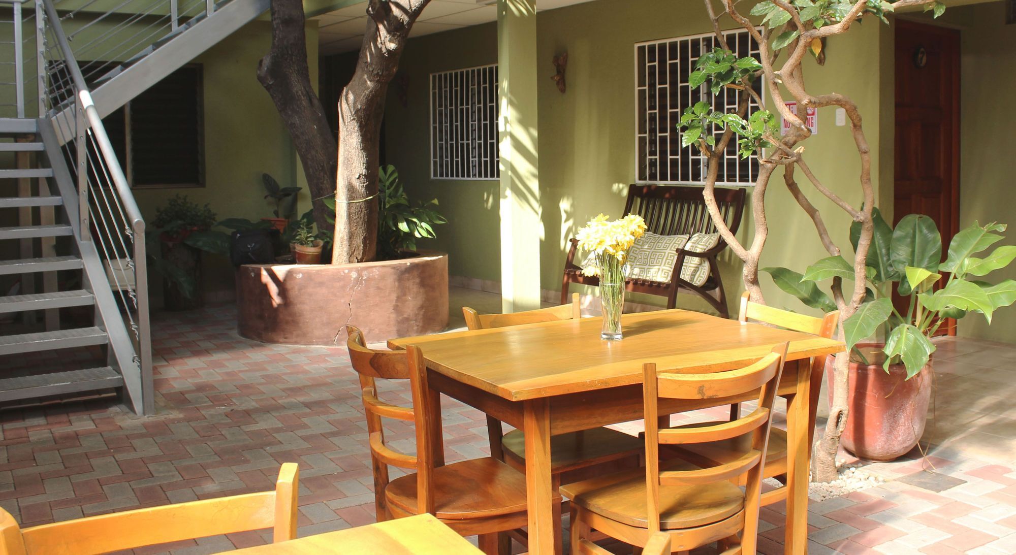 Hotel Casa De Angeles Managua Bagian luar foto